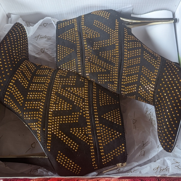 Women's Booties - Picture 6 of 7